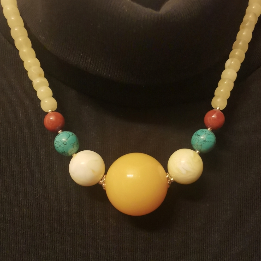 Amber, turquoise and Nanhong agate neckleck.